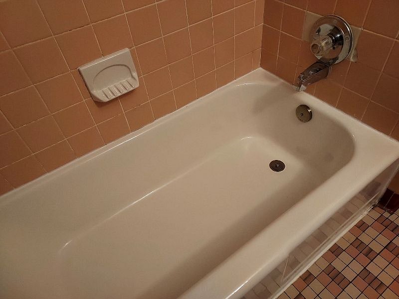 Clean Bathtub 