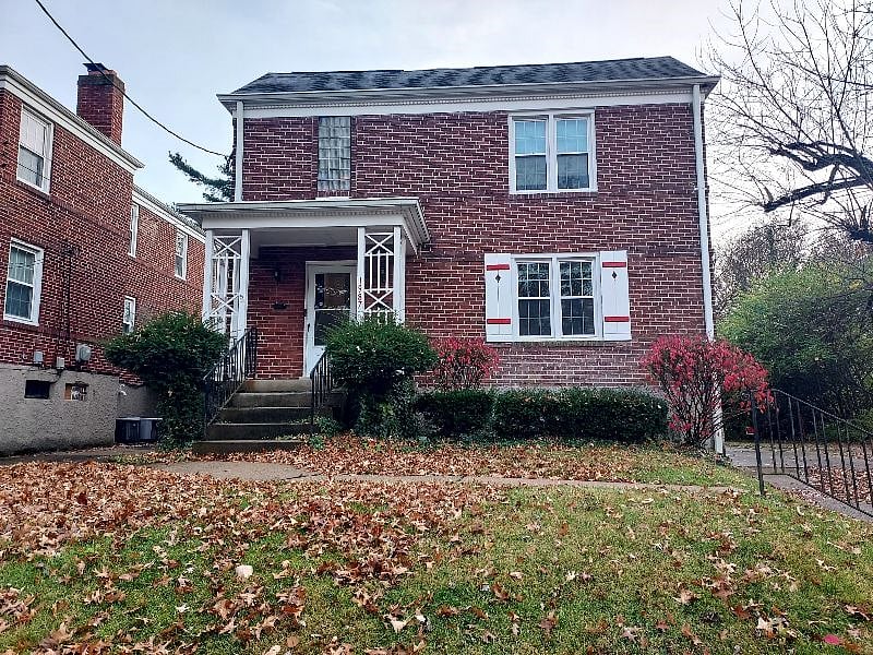 Front view of home