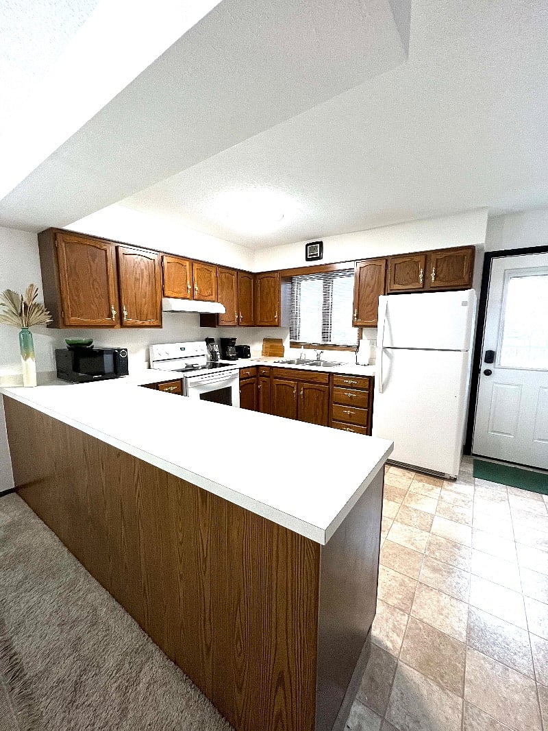 Large counters and plenty of storage