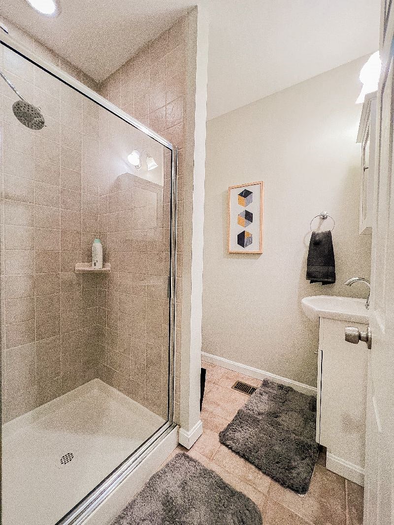 Furnished Finder property 438239_1 photo 24