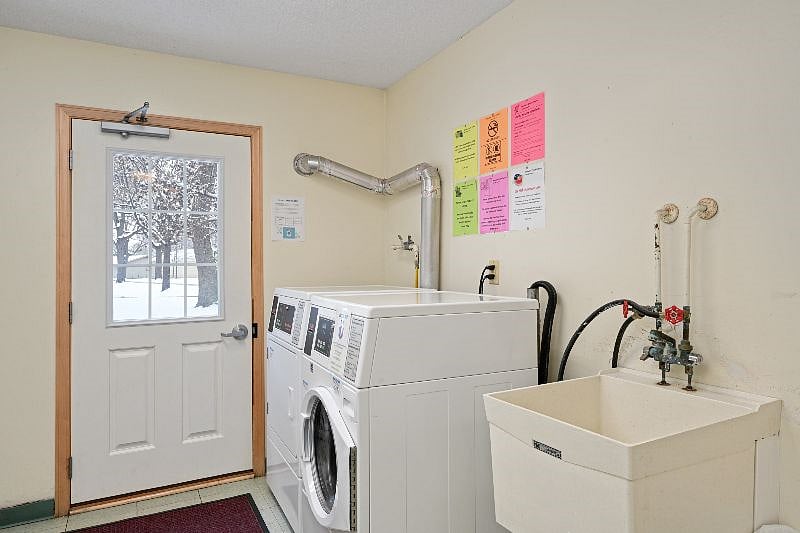 Furnished Finder property 438256_1 photo 24