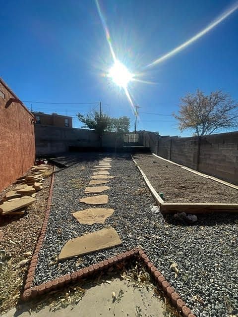 Large pet friendly backyard