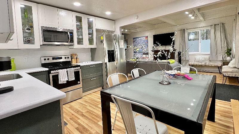 Furnished Finder property 438393_1 photo 22