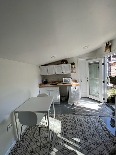 Furnished Finder property 438404_1 photo 10