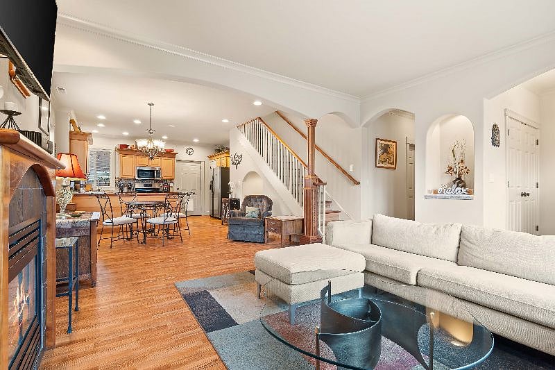 Furnished Finder property 438421_1 photo 8