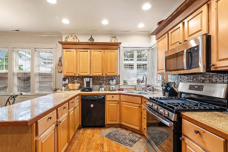 Furnished Finder property 438421_1 photo 13