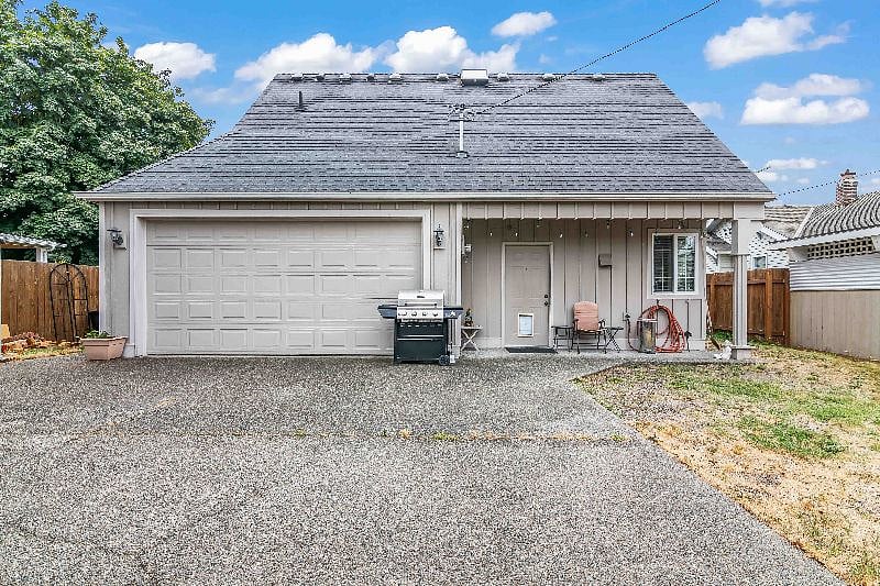 Furnished Finder property 438421_1 photo 24