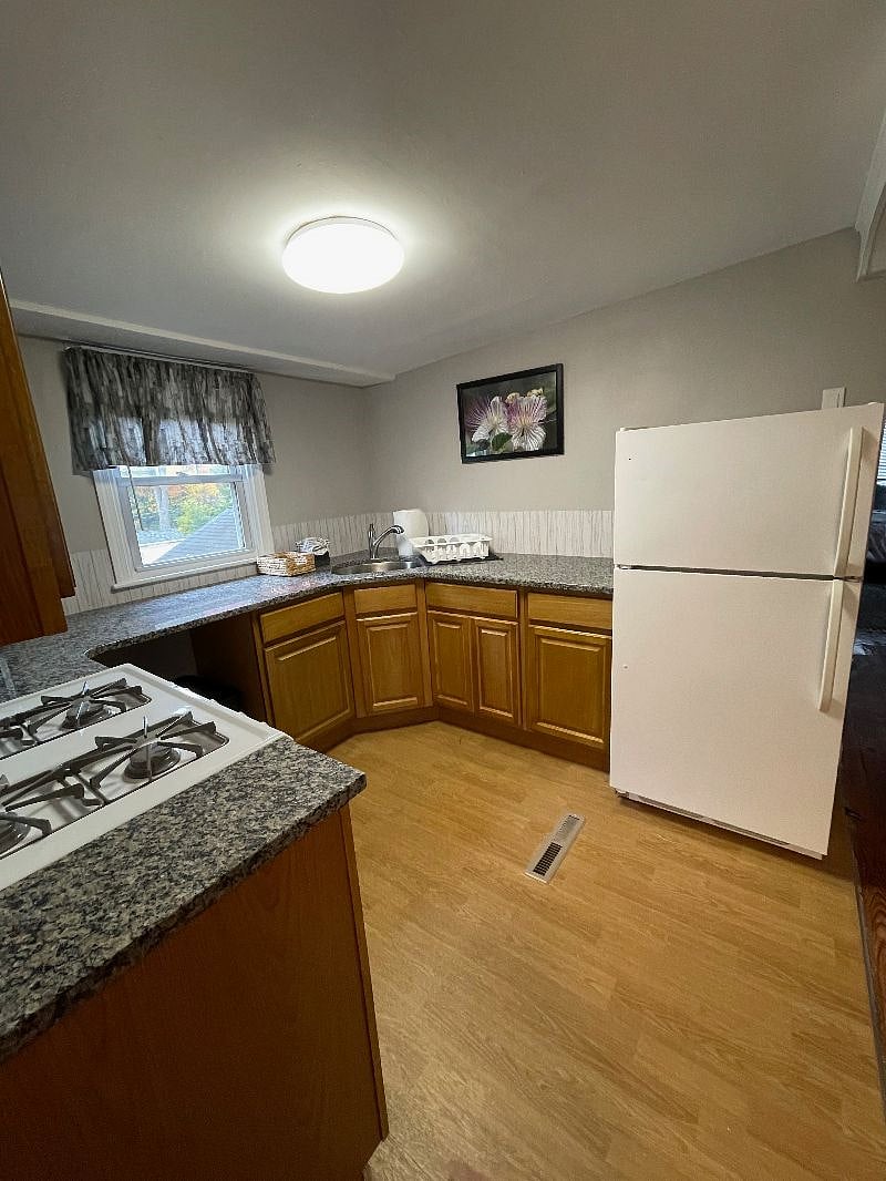 Furnished Finder property 438450_1 photo 4