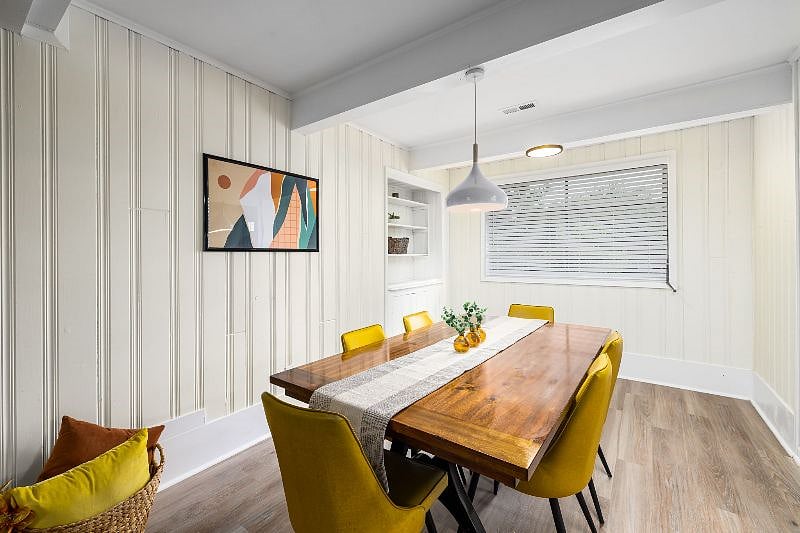 Dining Seating for 6-8. 