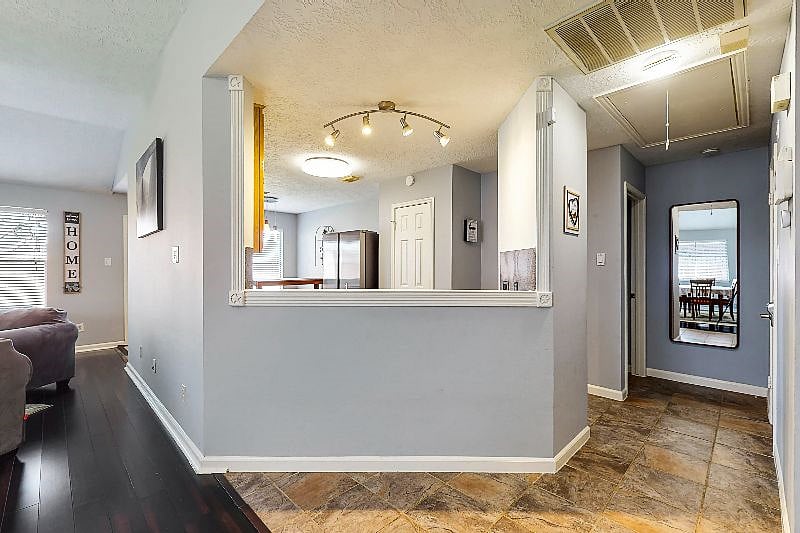Furnished Finder property 438484_1 photo 1