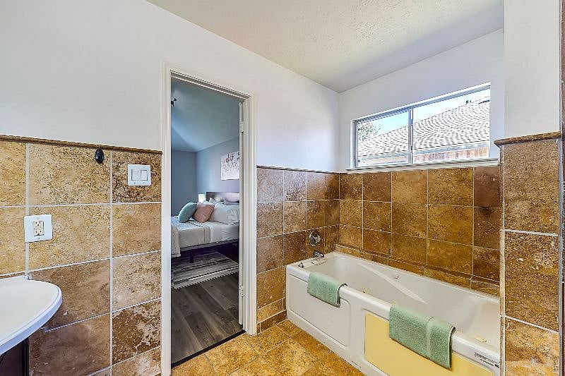 Furnished Finder property 438484_1 photo 28