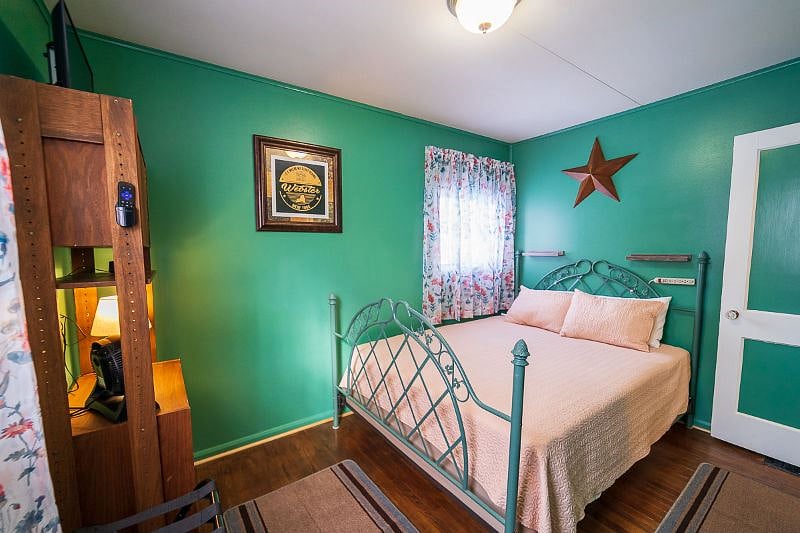 Furnished Finder property 438656_1 photo 11