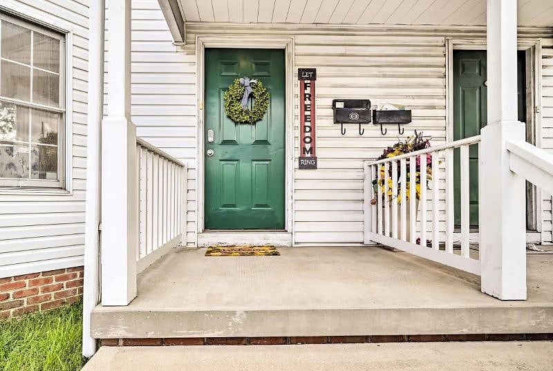 Furnished Finder property 438720_1 photo 2
