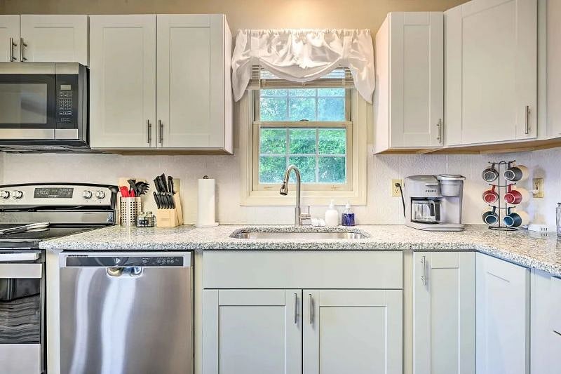Furnished Finder property 438720_1 photo 7