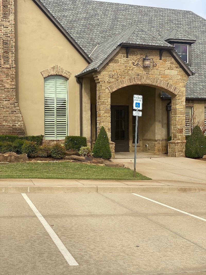 Clubhouse with card entry.
Across our street, 4 houses on our queldesac.