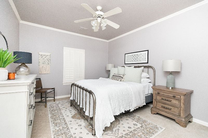 Casablanca Room - Your bedroom -- quiet, comfortable, large, memory foam mattress, cotton sheets with private bathroom.