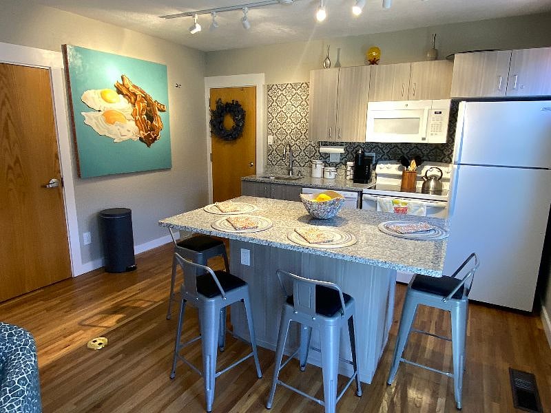 Furnished Finder property 438808_1 photo 9