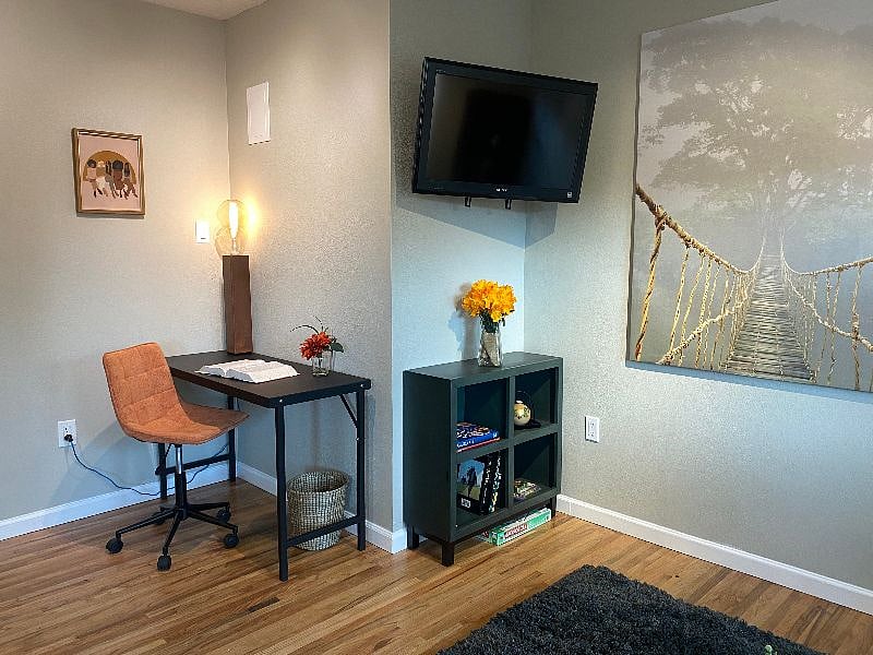 Furnished Finder property 438808_2 photo 3