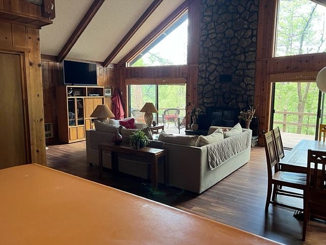 Furnished Finder property 438813_1 photo 9