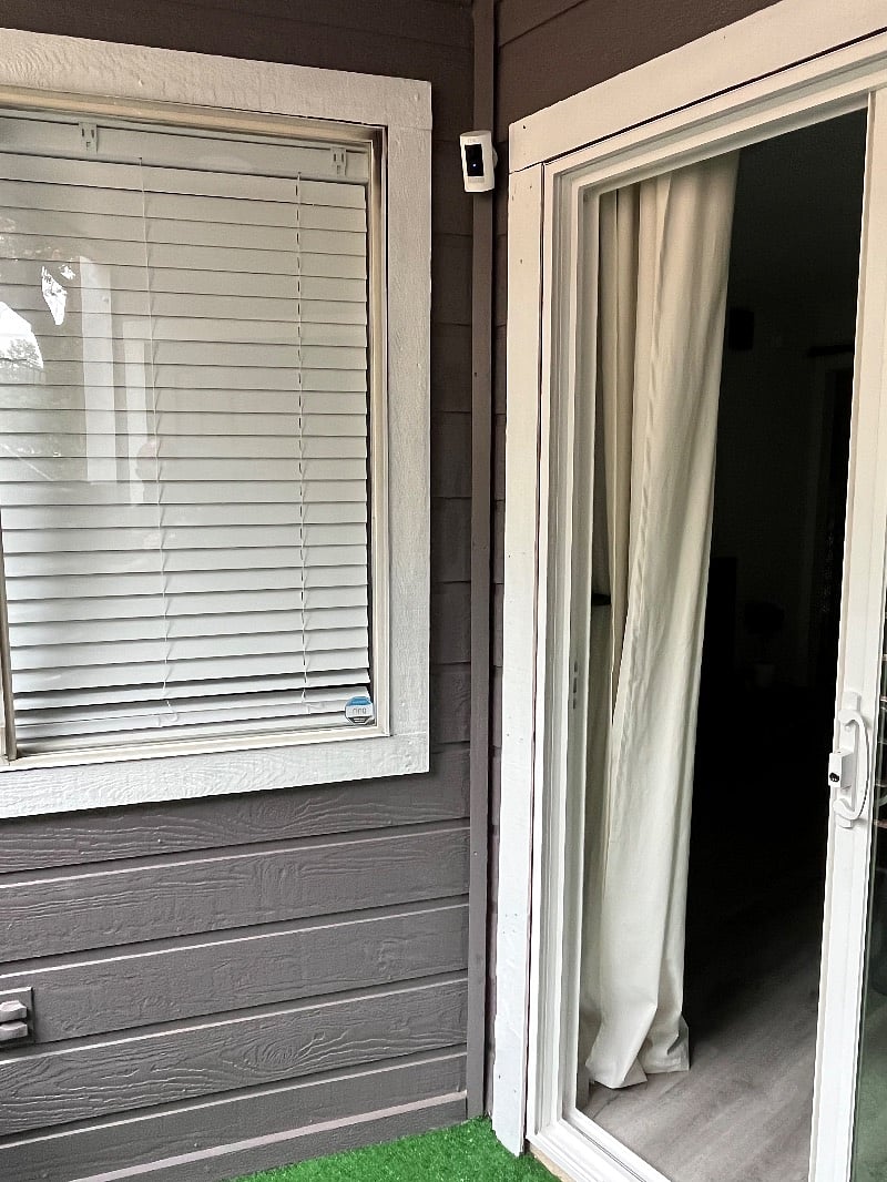 Smart Wi-Fi Video Doorbell for 24/7 streaming and continues video recording.
