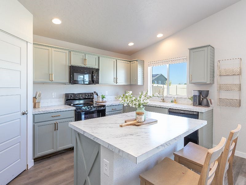Furnished Finder property 438829_1 photo 4