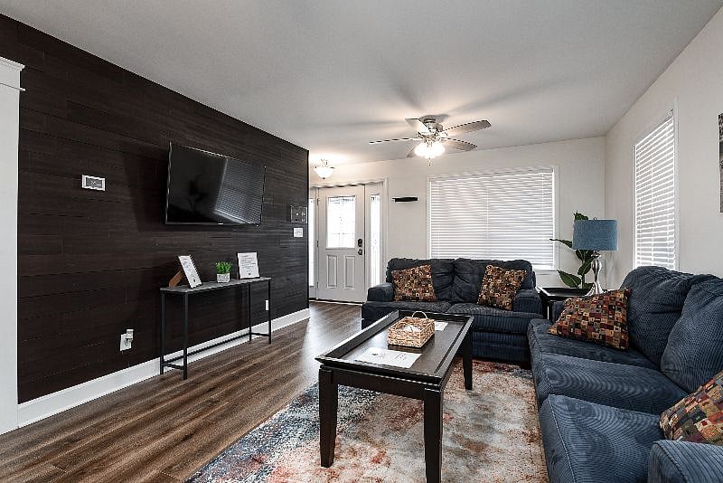 Furnished Finder property 438970_1 photo 3