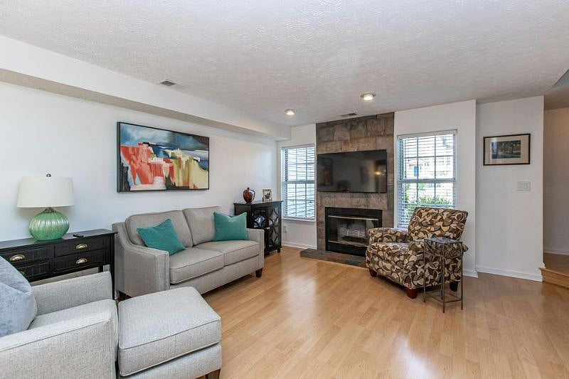 Furnished Finder property 439035_1 photo 3
