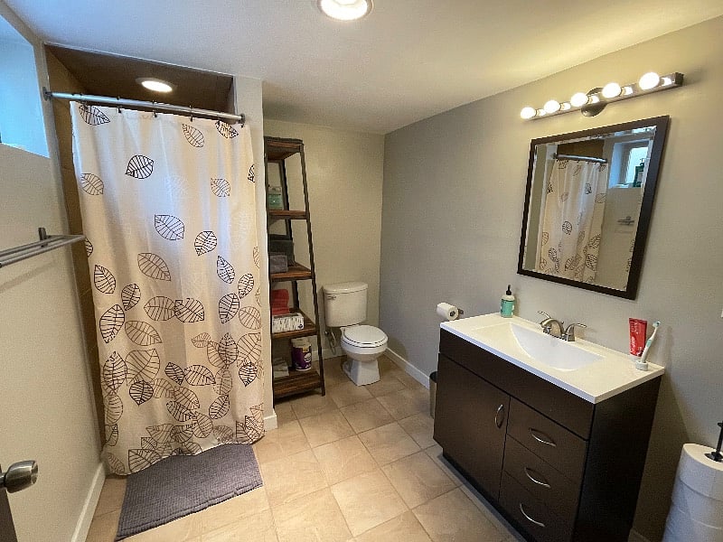 Basement full bathroom