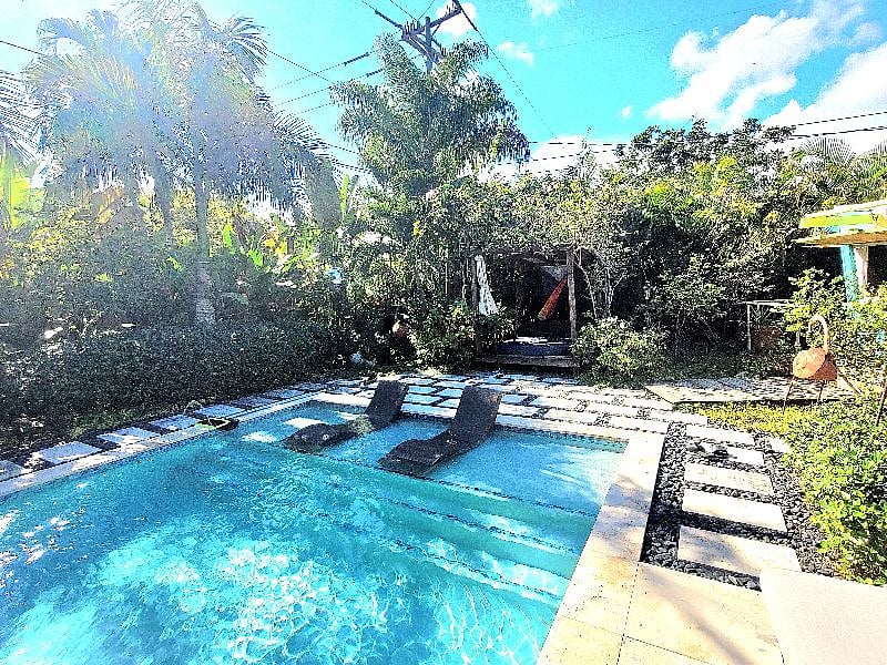 Furnished Finder property 439100_1 photo 1