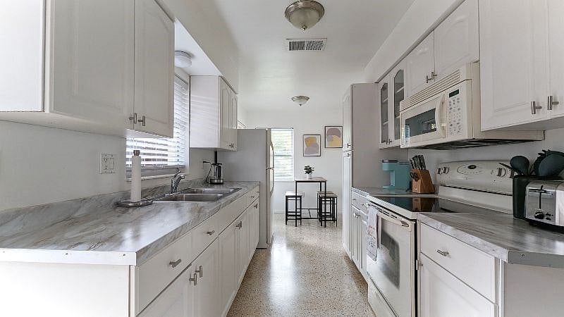 Furnished Finder property 439150_1 photo 11