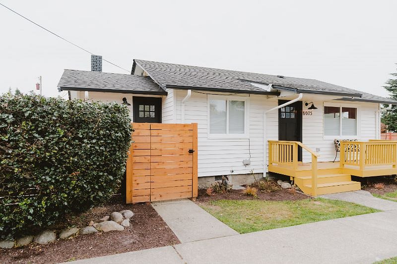The front of The Snoqualmie Casita