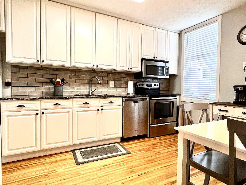 Furnished Finder property 439305_1 photo 4