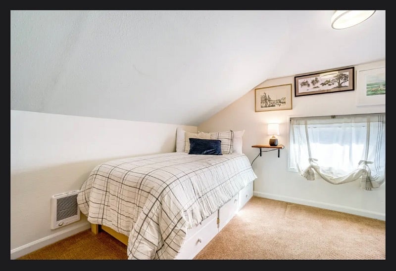 Twin bed in upstairs loft