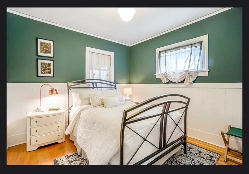2nd main floor bedroom with double bed