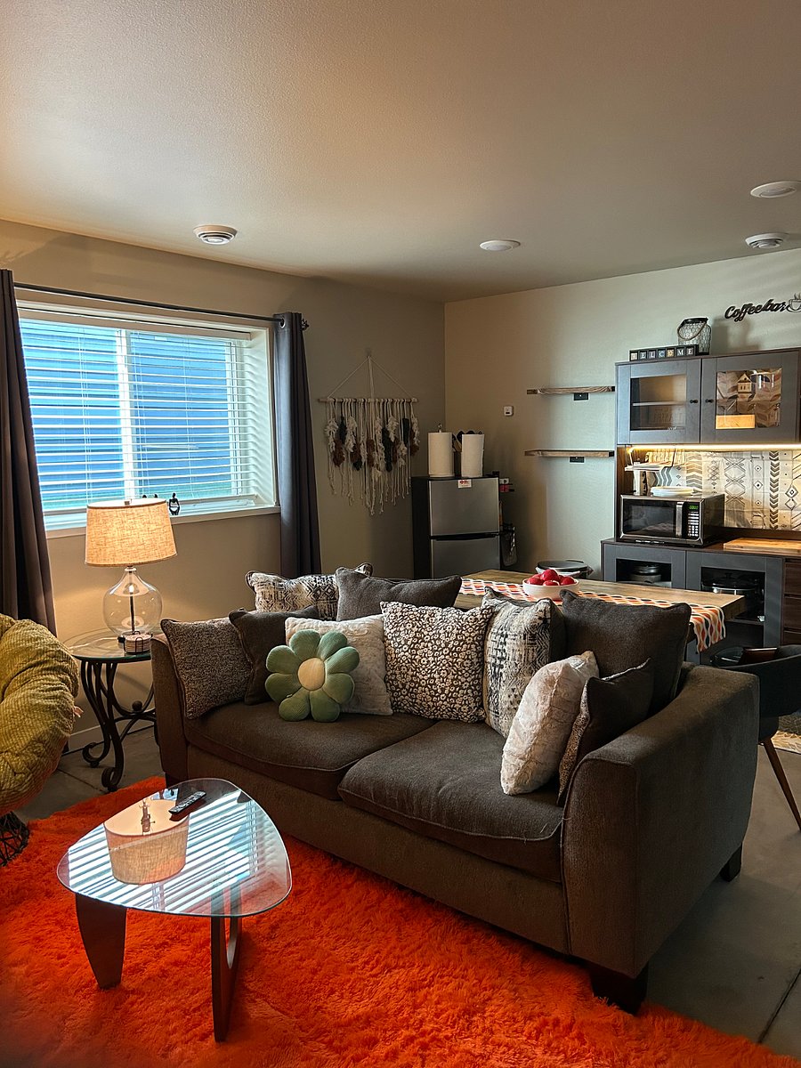 Furnished Finder property 439426_1 photo 3