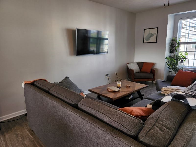 Furnished Finder property 439436_1 photo 3