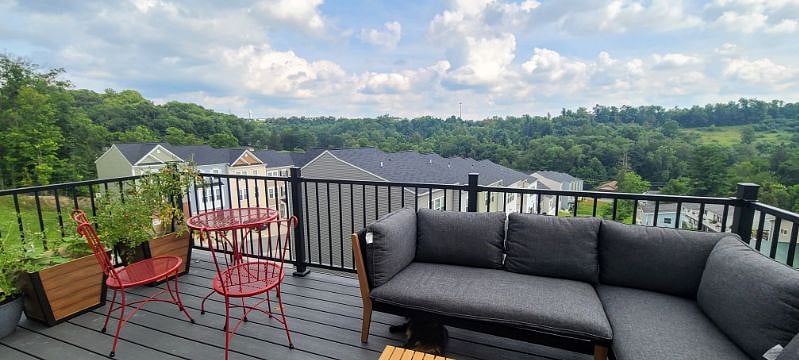 furnished deck