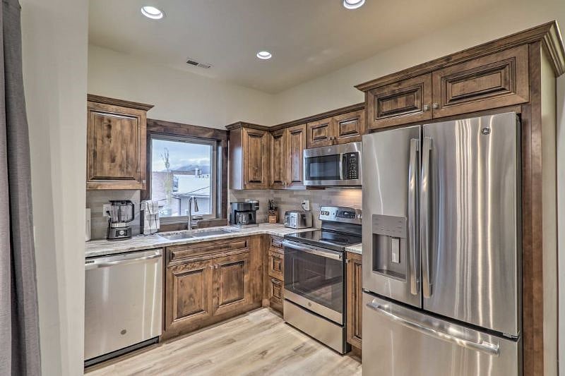 Furnished Finder property 439496_1 photo 3