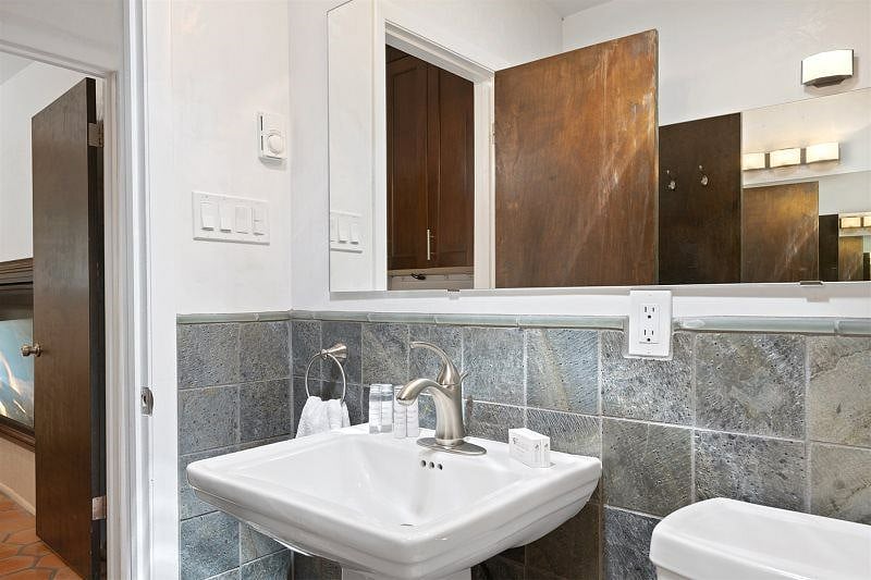 Furnished Finder property 439583_1 photo 9