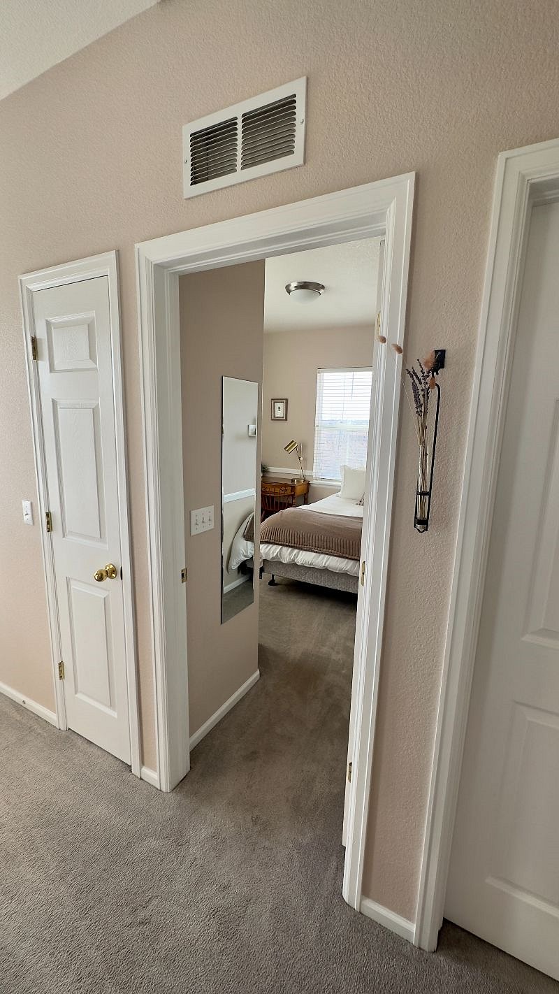 Bedroom 1 Entry