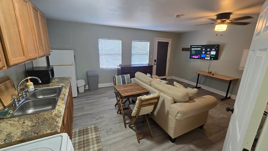 Furnished Finder property 439636_1 photo 3