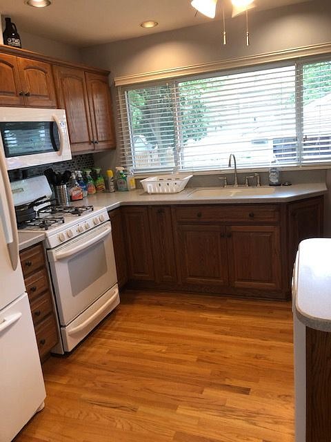 Furnished Finder property 439789_1 photo 8