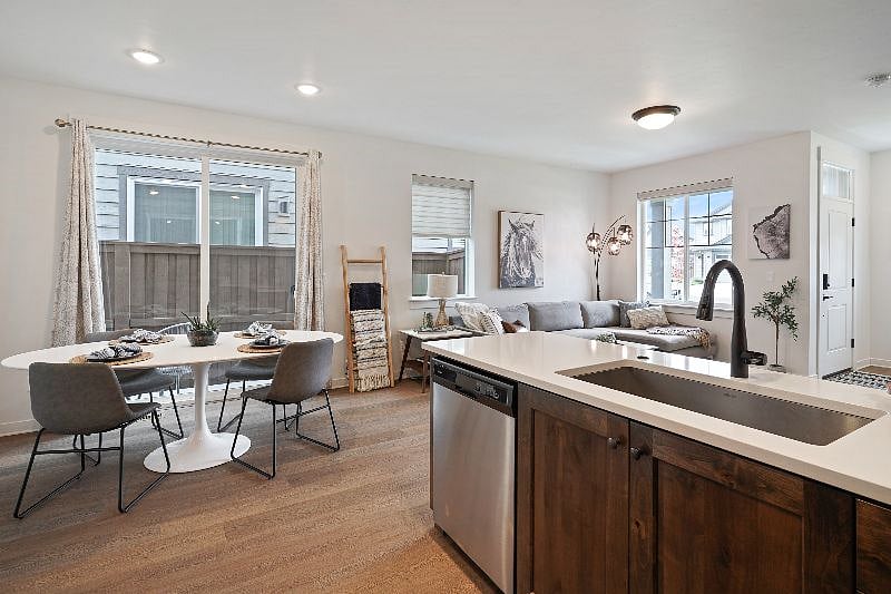 Furnished Finder property 439823_1 photo 17