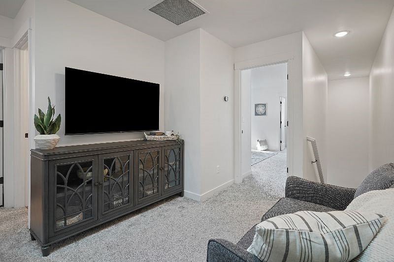 Furnished Finder property 439823_1 photo 25
