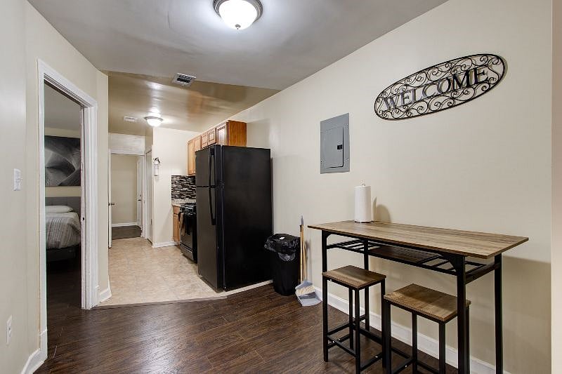 Furnished Finder property 439852_2 photo 5