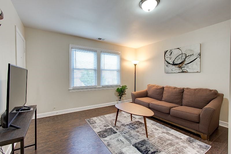 Furnished Finder property 439852_2 photo 3
