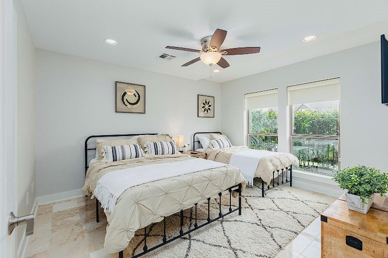Furnished Finder property 439873_1 photo 4