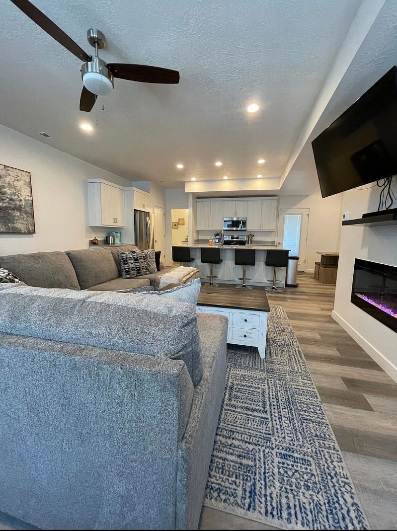 Furnished Finder property 439895_1 photo 4