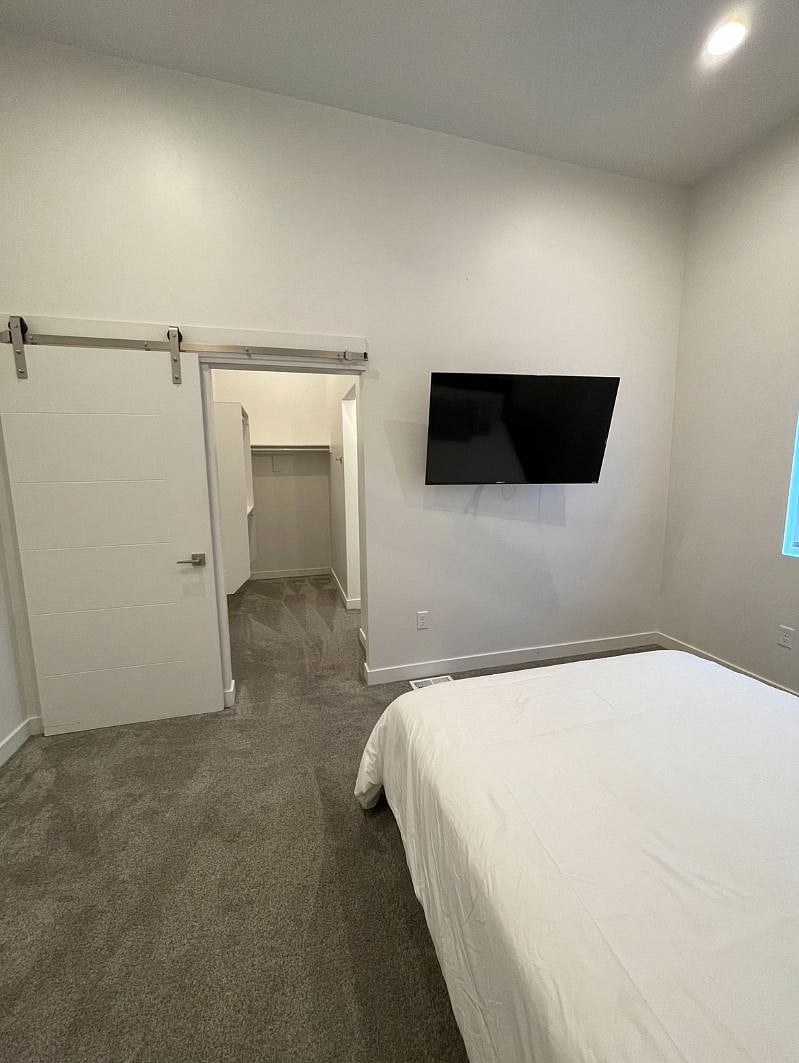Furnished Finder property 439895_1 photo 21