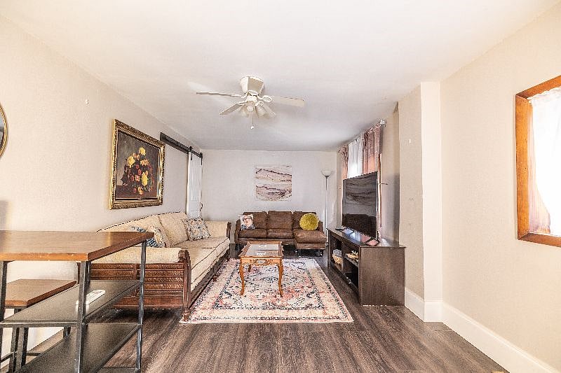 Furnished Finder property 439905_1 photo 4